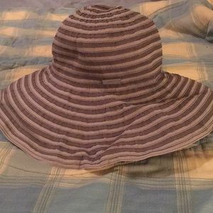 DONATED Floppy Sun Hat — Green